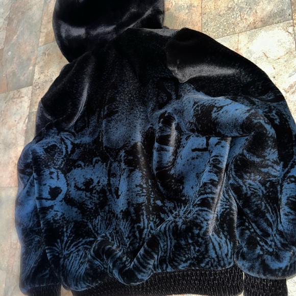 Men's Black and Blue Graphic Bomber Jacket - Picture 6 of 6